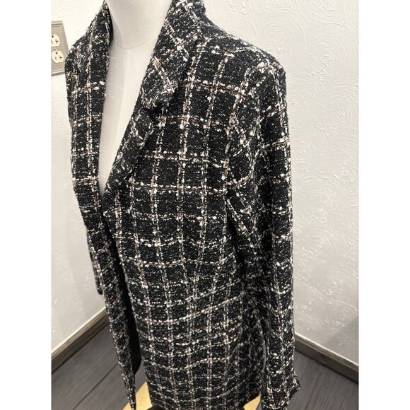 Abercrombie & Fitch Women’s Black Tweed Coat Size Medium NWT - Picture 2 of 8